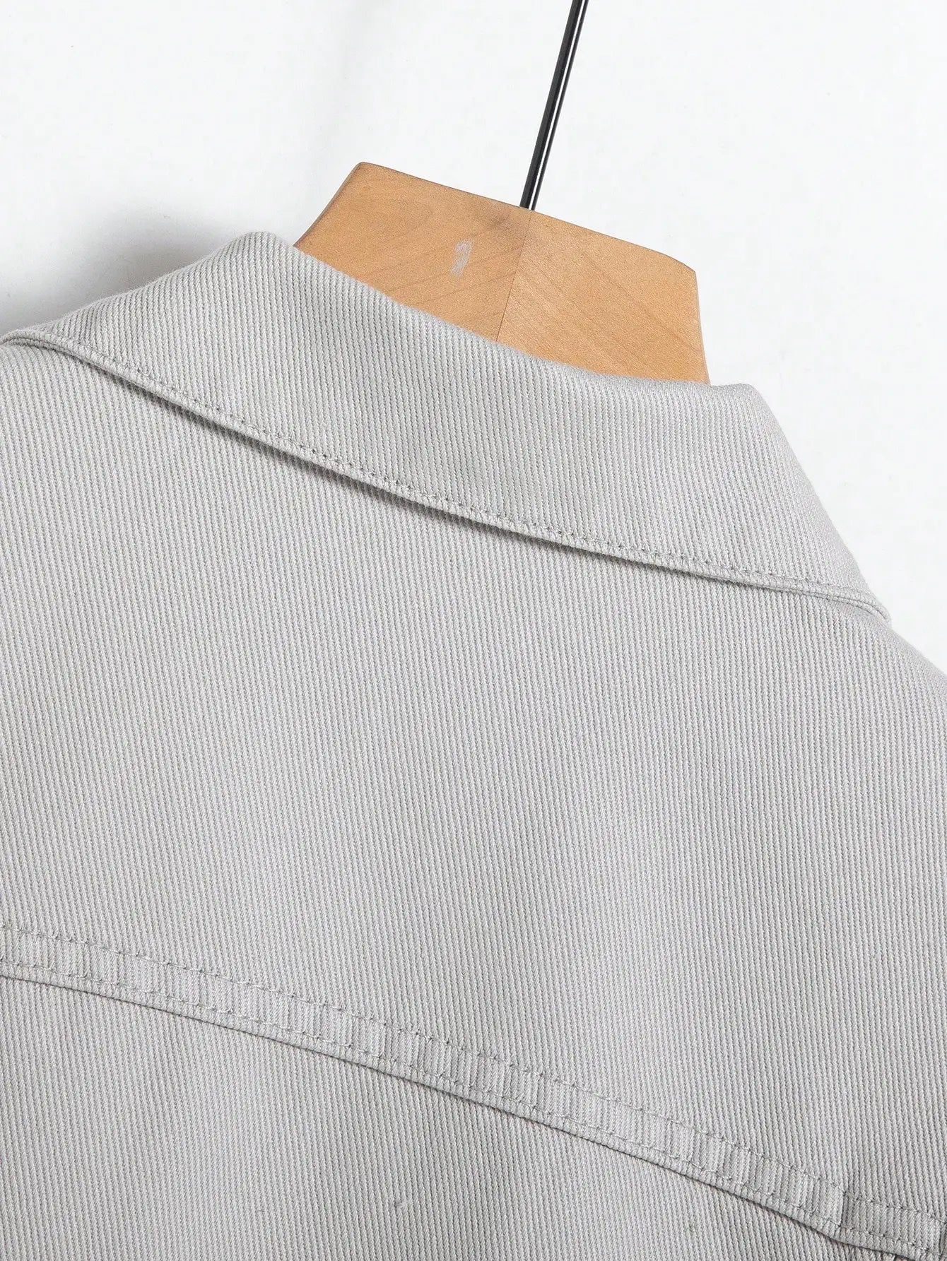 Men's denim jacket for spring and autumn. Gray denim coat. Versatile for daily casual wear. Fashionable and trendy.