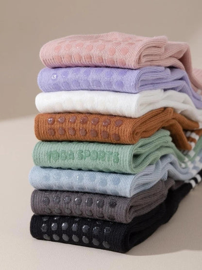 3 paires de chaussettes de yoga, longueur moyenne, en pur coton antidérapant avec silicone pour fitness et Pilates en intérieur, chaussettes de sport en gros pour femmes.