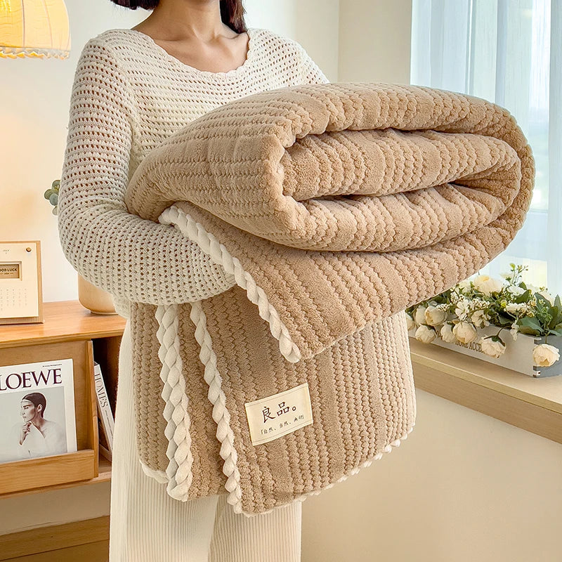 Category A Thickened Jacquard Velvet Autumn Warm Winter Blanket Soft Delicate Warmth Sofa Blankets for Thorw Comfortable Duvet