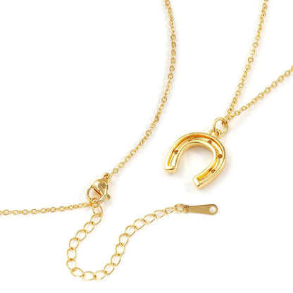 1 Collier à breloques élégant en forme de fer à cheval porte-bonheur en laiton plaqué or 18 carats pour femme