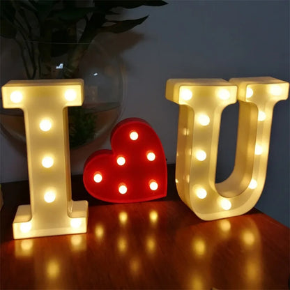 Lumière LED décorative avec lettre en forme de cœur pour la Saint-Valentin