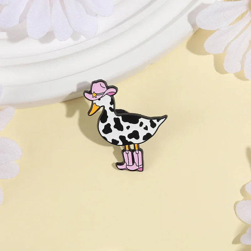 Broches Émaillées Originales Vache de Lait Mignonne Drôle et Canard, Broches Créatives de Canard Cow-boy Occidental, Badge de Revers pour Vêtements, Bijoux de Cosplay, Cadeaux pour Amis