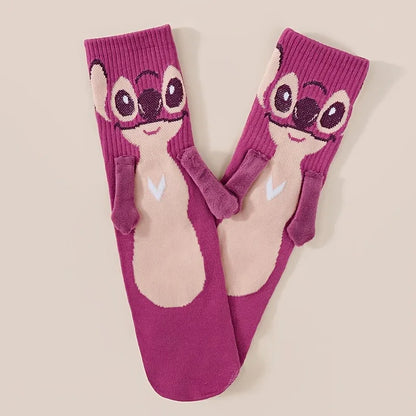 Chaussettes Main dans la main Stitch Dessin Animé Amusantes Mode Polyvalentes Douces Confortables Mignonnes Créatives Adultes enfants chaussettes antidérapantes jouets cadeaux