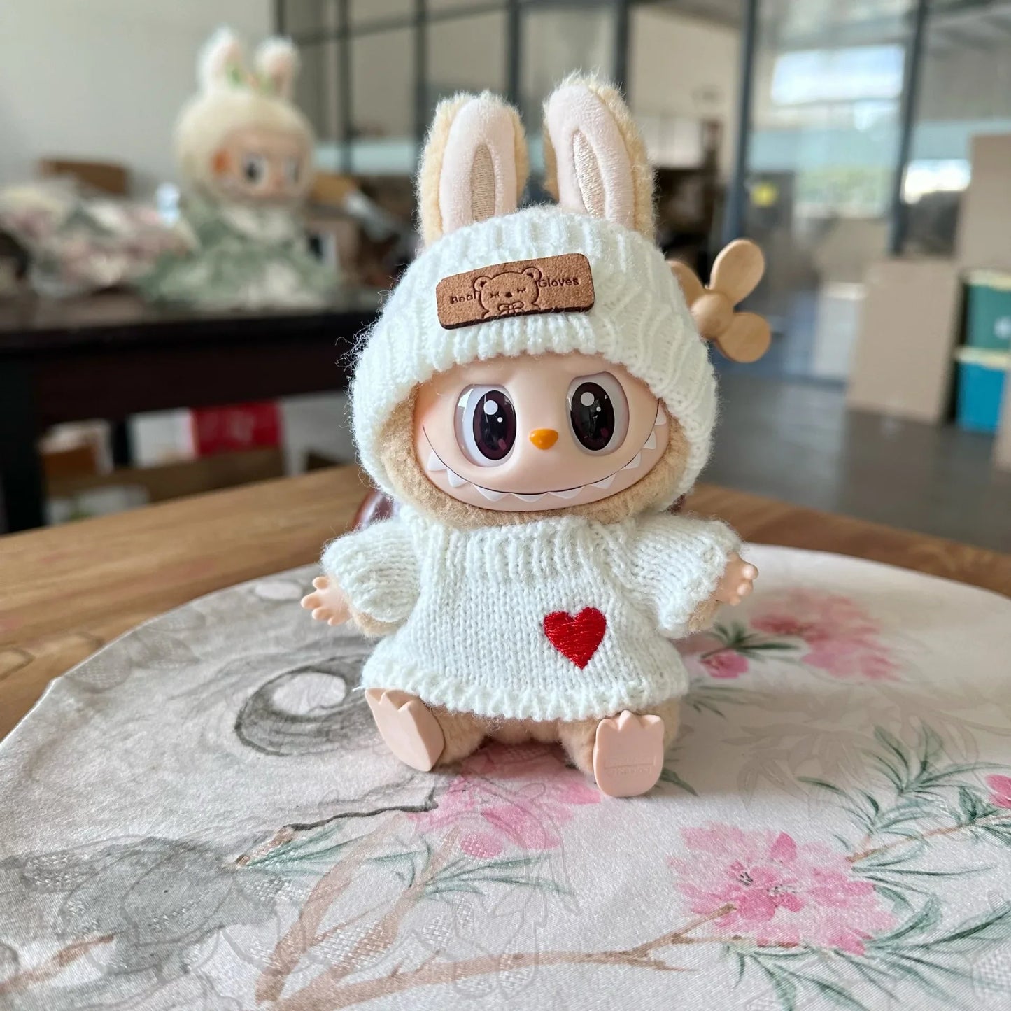 [Clothes only] Second-generation blind box Rabub sitting party doll clothes LABUBU love sweater bear label hat