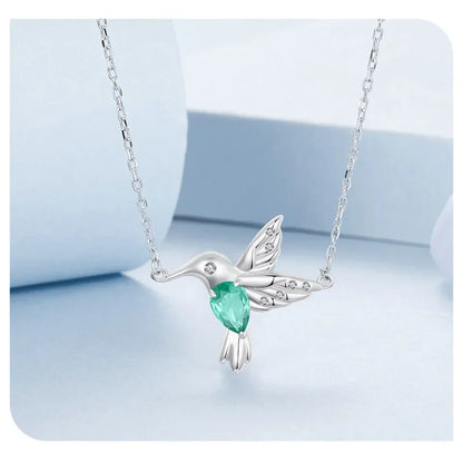 Collier élégant avec pendentif colibri en argent sterling