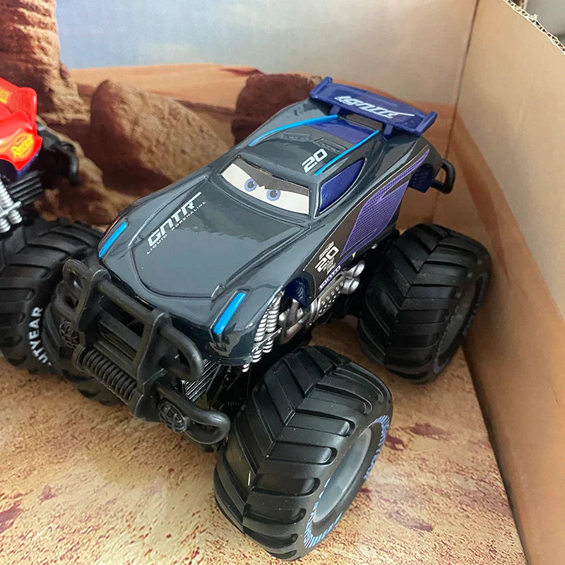 Pixar Cars 2 3 lutteur Mater et Lightning Mcqueen série de course véhicule en alliage métallique jouets pour enfants cadeau de collection à jambes hautes