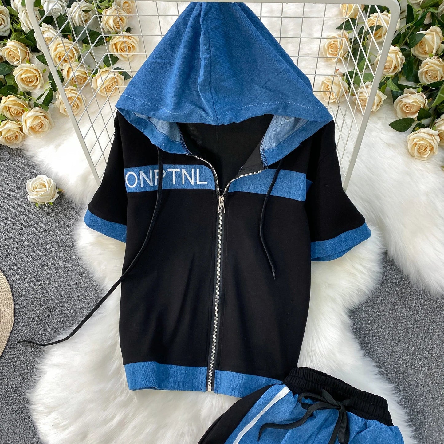 Cowboy patchwork hooded jacket fashionable sports suit women's summer 2025 new two-piece set popular age reducing pants