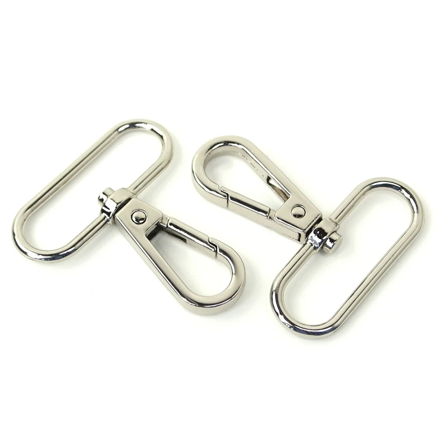 Sallie Tomato - Two Swivel Hook Oval 1.5"