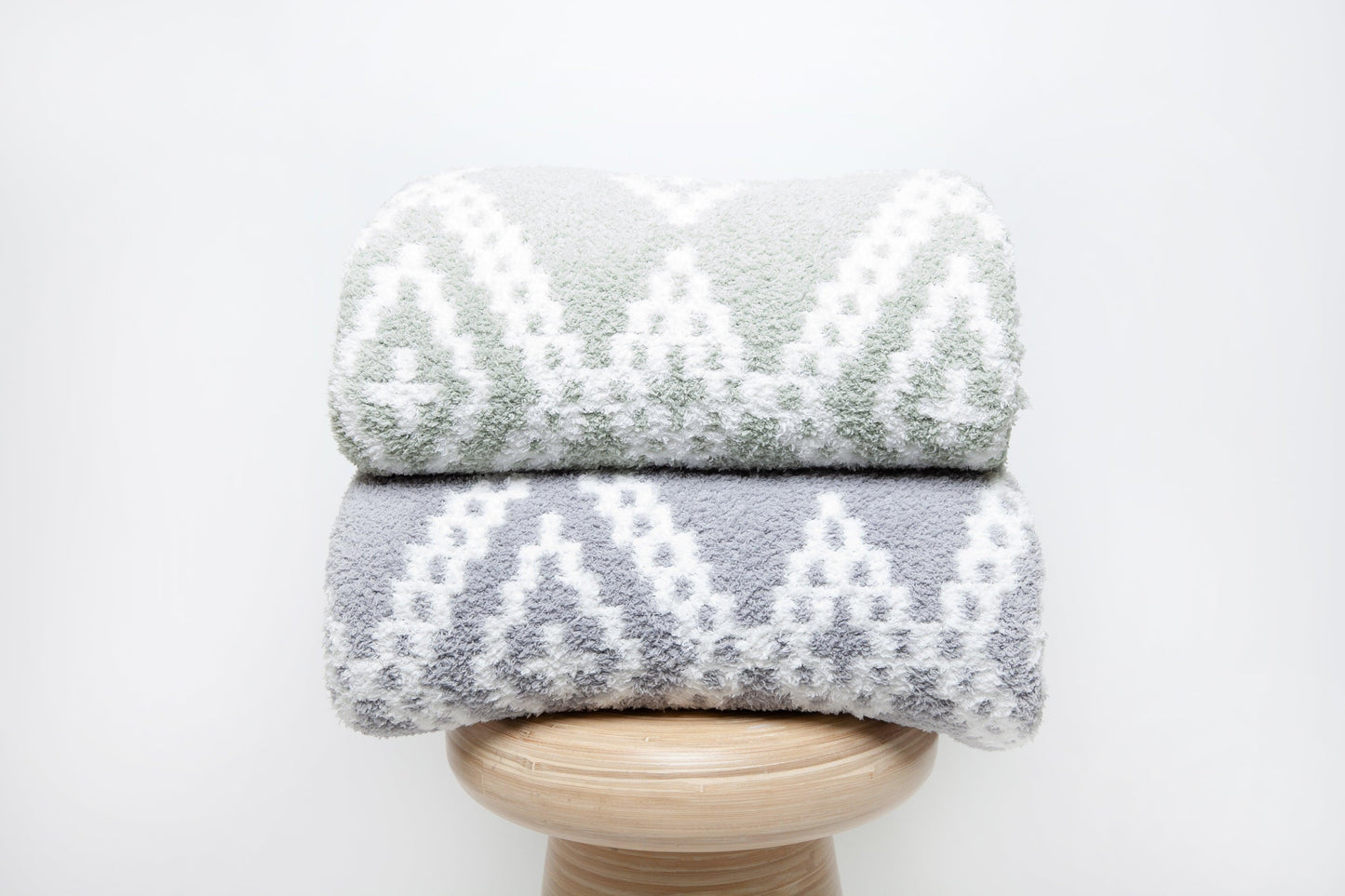 Grey & White Diamond Mosaic Print Extended Throw