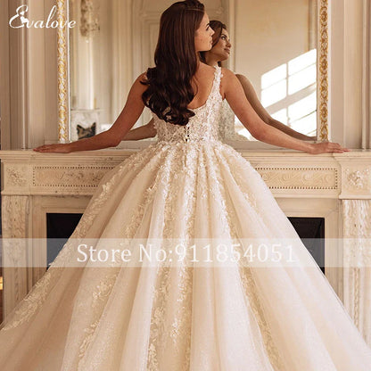 Robe de mariée de bal exquise brodée d'appliques avec col carré, perles et bretelles spaghetti, coupe princesse, sur mesure