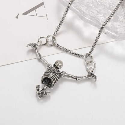 Men's Vintage Punk Gothic Captivity Skull Pendant Necklace Halloween Bat Eyes Body Accessory Cool Rock Party Biker Jewelry
