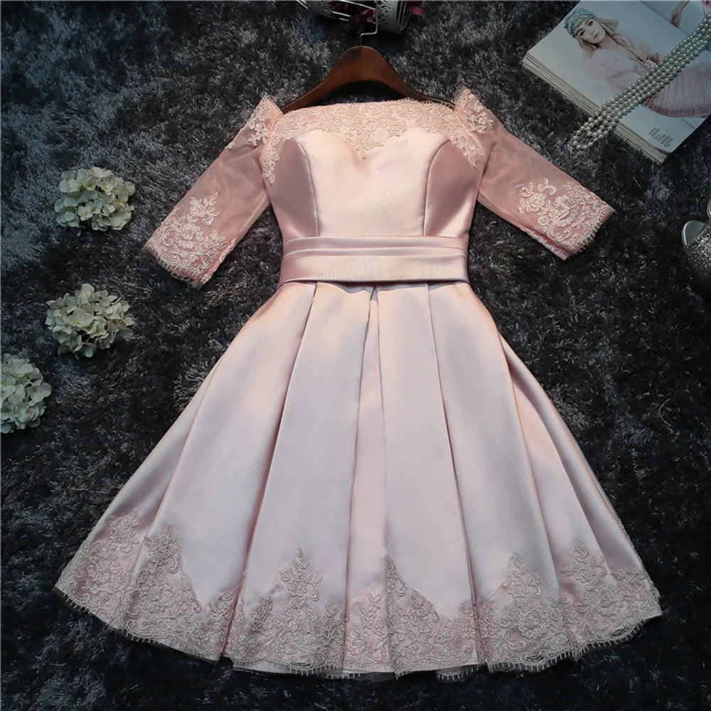 Élégantes robes de soirée épaules dénudées courtes en satin ligne A robe de cocktail avec demi-manches robe de soirée robes de bal