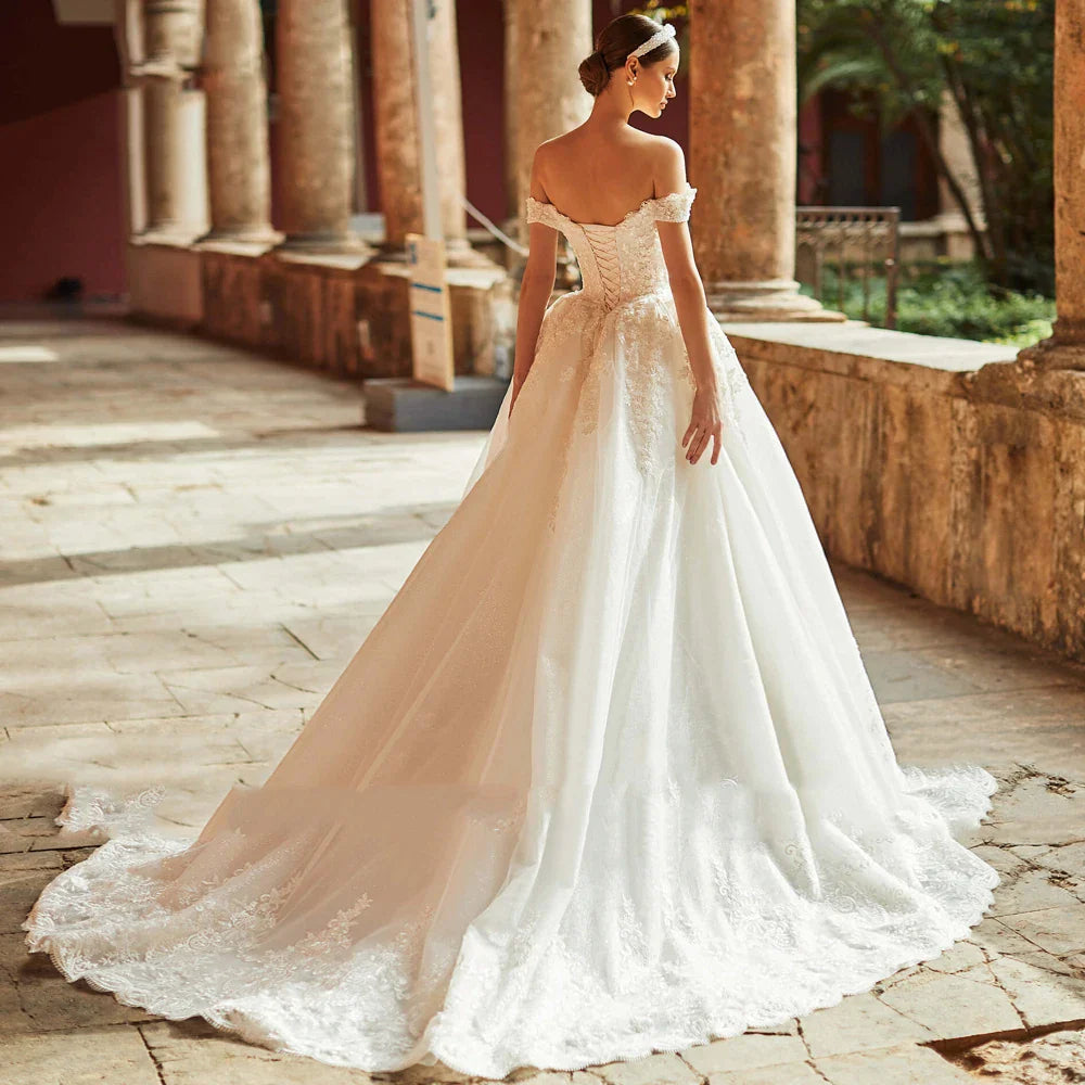 Charming Wedding Dress Embroidered Lace On Net With Ball Gown Boat Neck Sleeveless Bridal Lace Up Vestido De Novia Customized