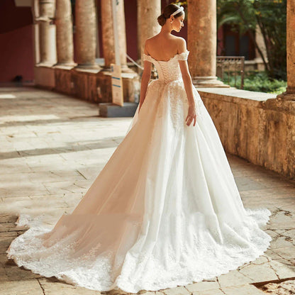 Charming Wedding Dress Embroidered Lace On Net With Ball Gown Boat Neck Sleeveless Bridal Lace Up Vestido De Novia Customized