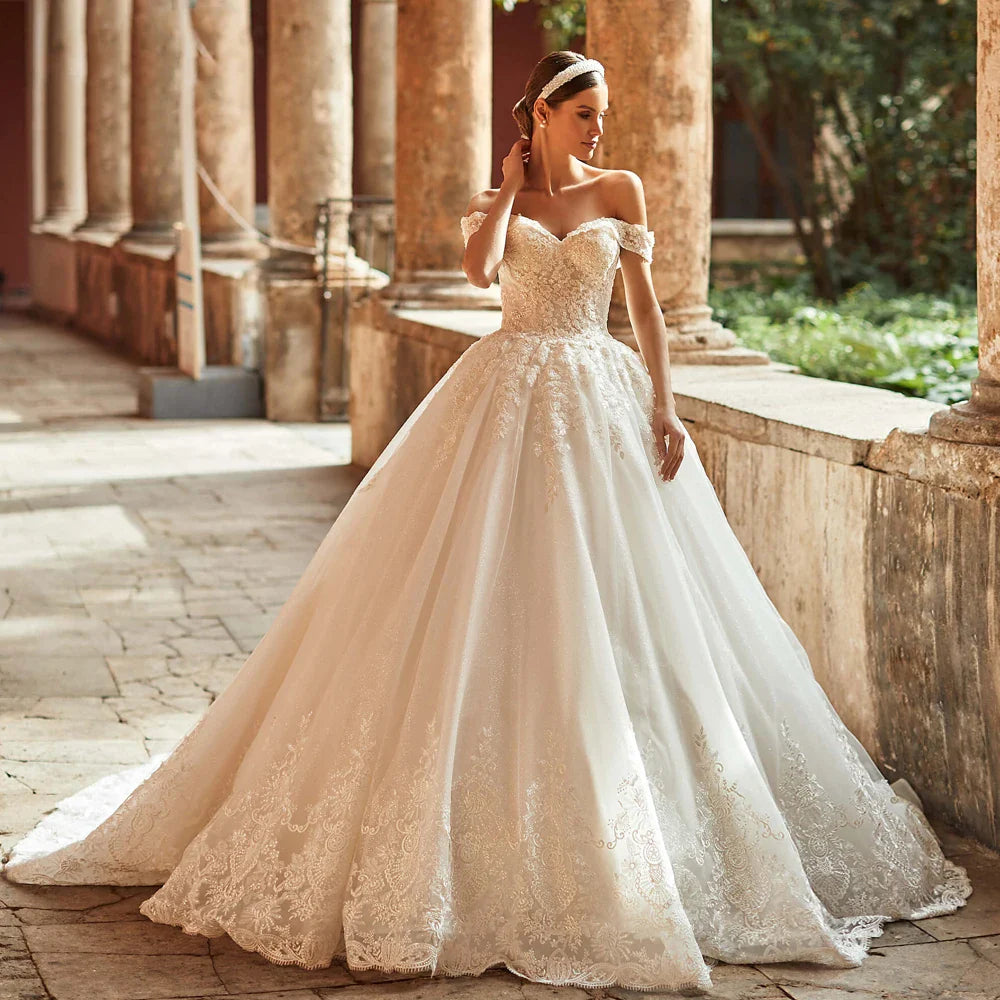 Charming Wedding Dress Embroidered Lace On Net With Ball Gown Boat Neck Sleeveless Bridal Lace Up Vestido De Novia Customized