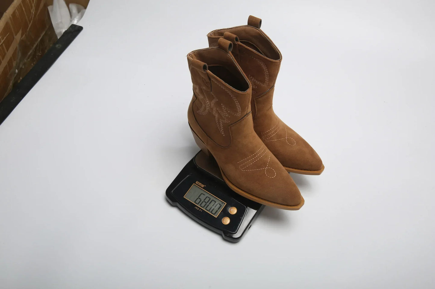 Nouvelles Chaussures Brodés à Bout Pointu Bottes de Chevalier à Talon Épais Bottes Courtes de Cowboy Western Rétro à Enfiler Botas De Mujer 2025