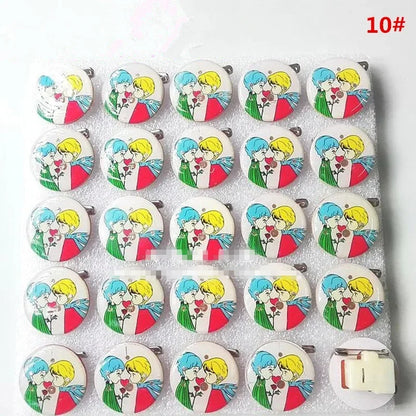 25pcs Broche Lumineux LED Clignotant Amour Fête Dessin Animé Badge Lumineux Cadeau Cosplay Noël Mariage Festival Halloween