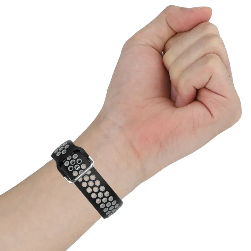 Soft Silicone Strap For Fitbit Versa 3/Sense 2 Smart Watch Bracelet Sport Strap For Fitbit Versa 4 Wristbands Accessories
