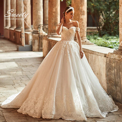 Charming Wedding Dress Embroidered Lace On Net With Ball Gown Boat Neck Sleeveless Bridal Lace Up Vestido De Novia Customized