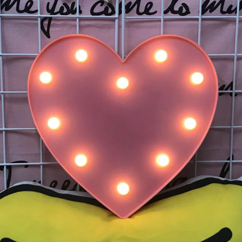 Lumière LED décorative avec lettre en forme de cœur pour la Saint-Valentin