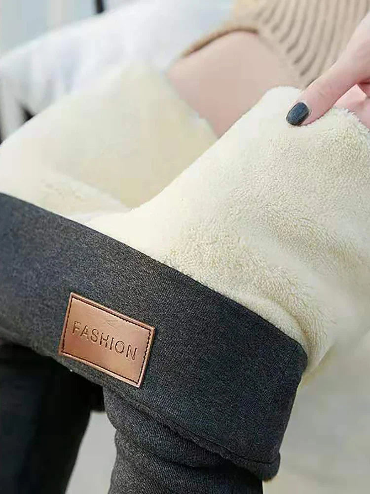 Legging taille haute sans couture pour femme avec intérieur en polaire doux, thermique, chaud, isolé, pour l'hiver. Collant polaire chaud pour femme. Vêtements d'hiver pour femme.