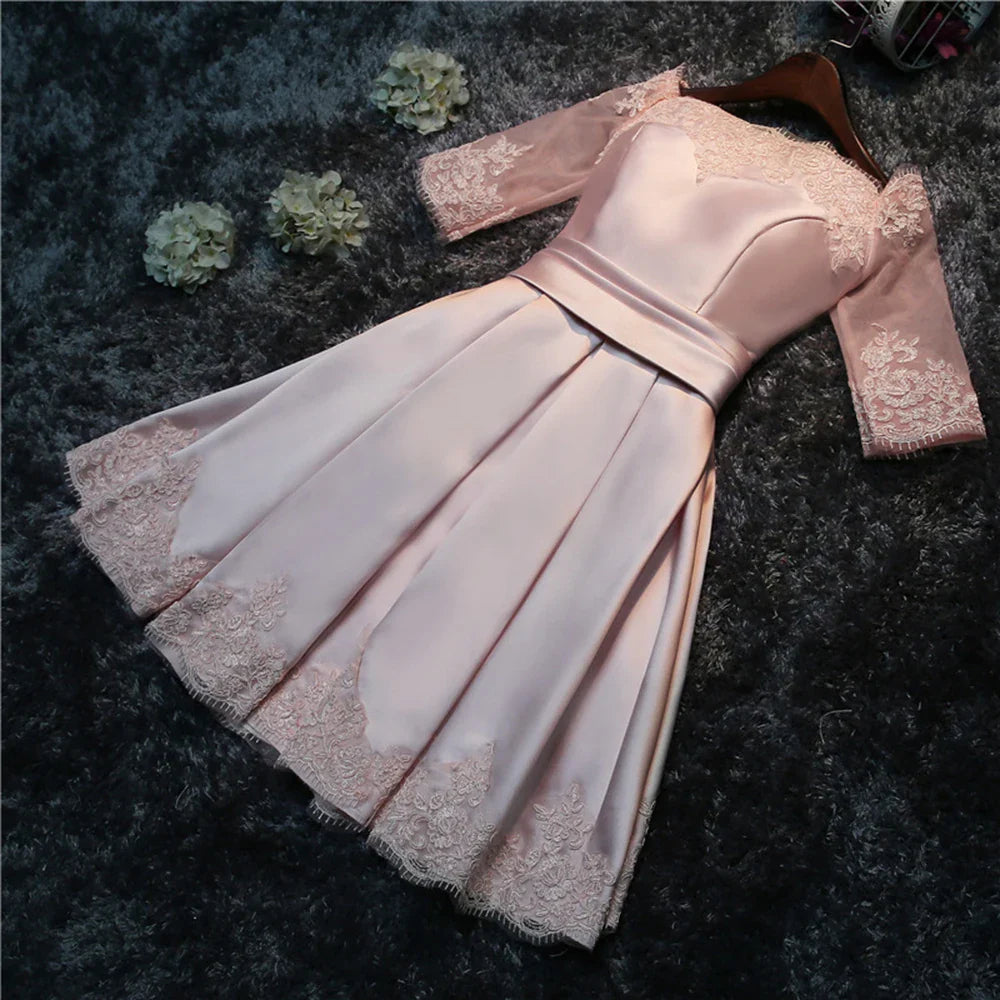Élégantes robes de soirée épaules dénudées courtes en satin ligne A robe de cocktail avec demi-manches robe de soirée robes de bal