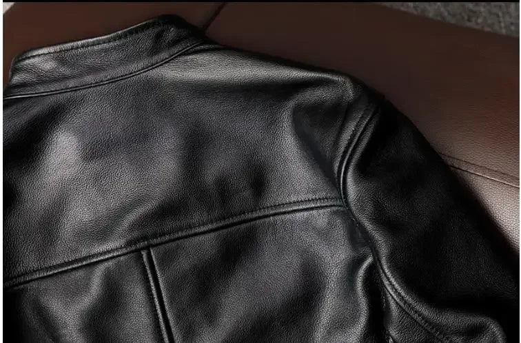 Vente en gros. Vêtements 100 % cuir de vachette véritable. Brésilien. Mode. Coupe ajustée, veste en cuir naturel. Motard homme. Clientes brasileiros