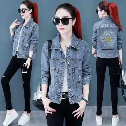 Ripped Cowboy Coat Woman Spring Autumn Korean Popular Clothes Denim Jacket for Women Hole Sale Low Price Cowgirl Clothing New In