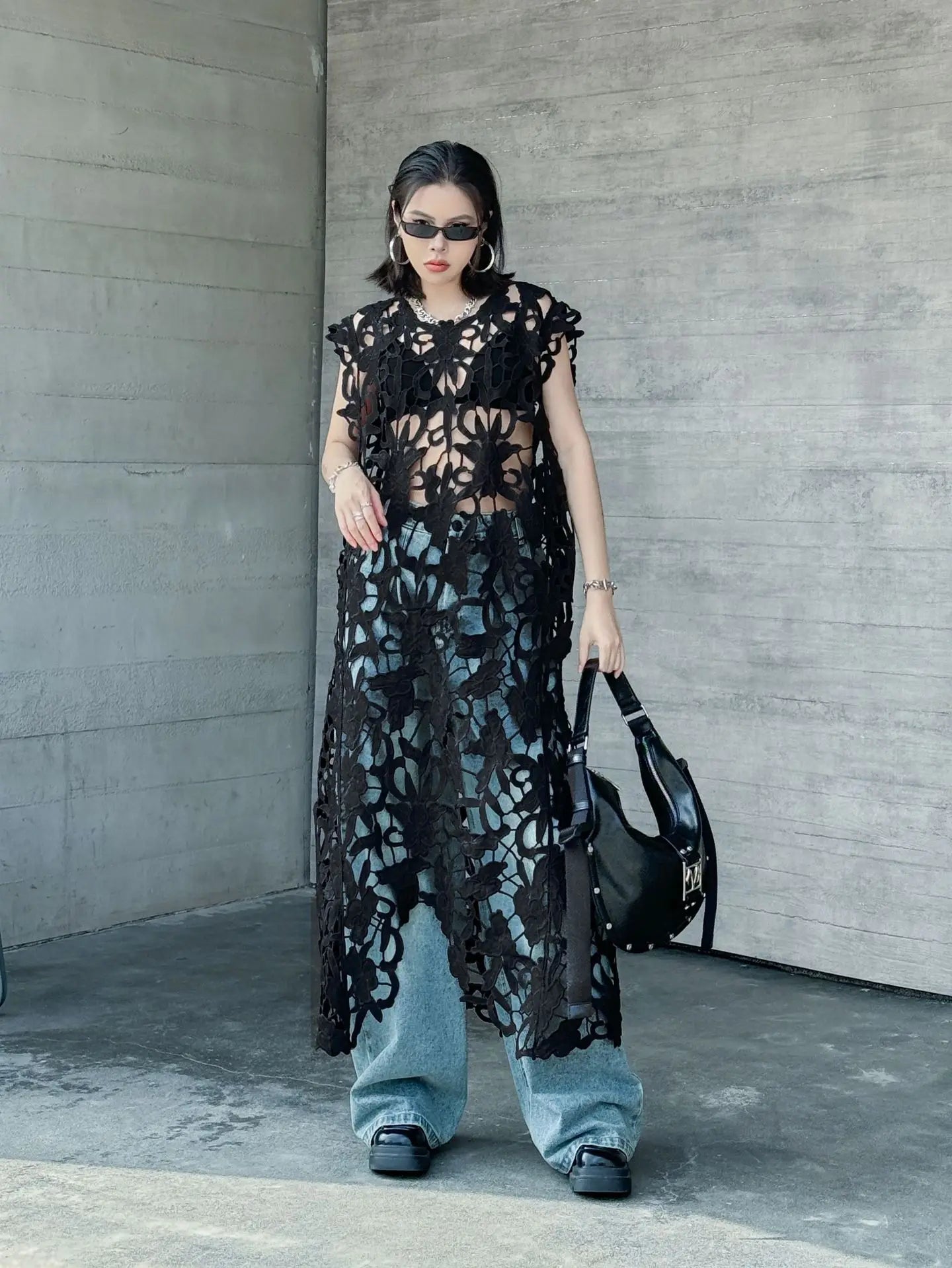 [EWQ] Chic belle Robe européenne à la mode femmes vêtements crochet à motifs découpe Robe sans manches Robe noire 2025 été nouveau