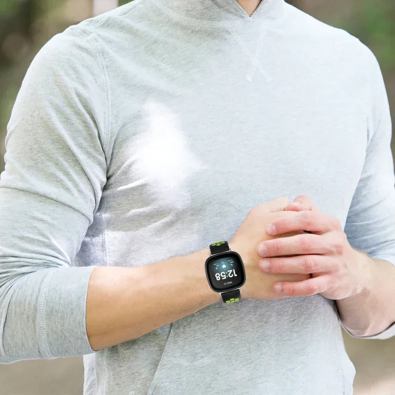 Soft Silicone Strap For Fitbit Versa 3/Sense 2 Smart Watch Bracelet Sport Strap For Fitbit Versa 4 Wristbands Accessories
