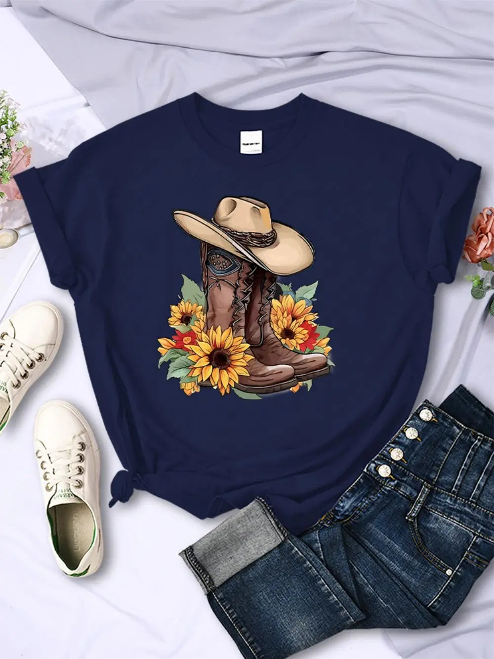 T-shirt femme motif cow-boy et bottes de l'Ouest, manches courtes décontracté et à la mode, col rond, coupe ample, vêtement de ville quotidien