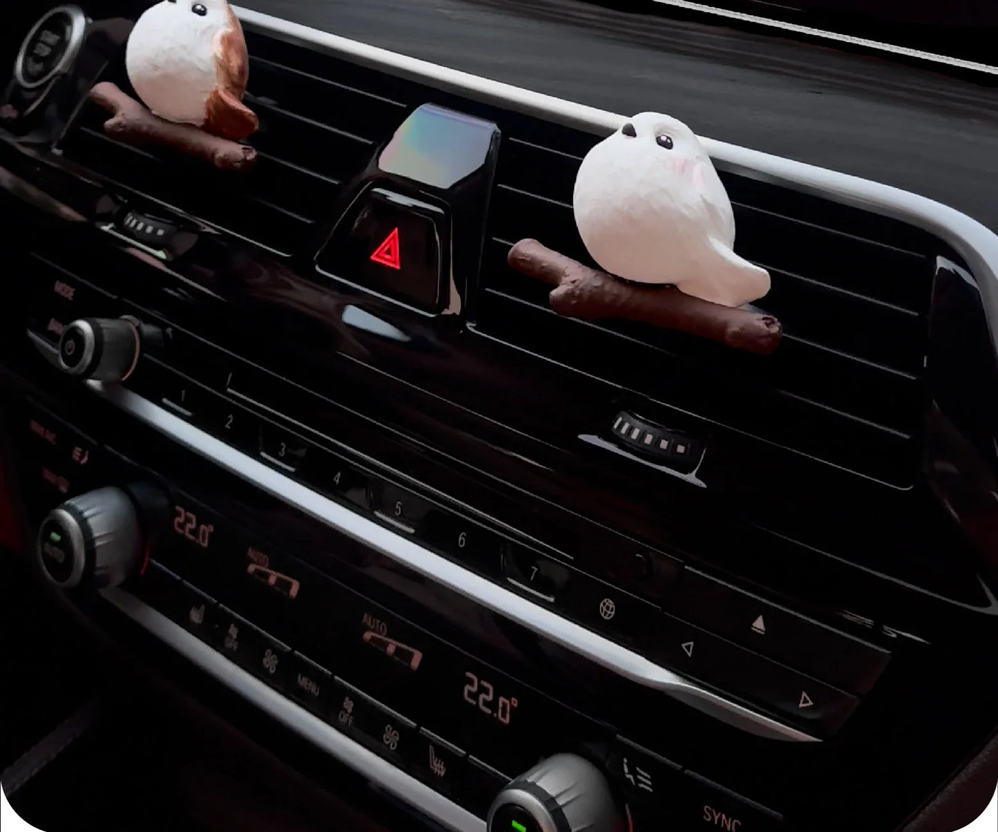 Car aromatherapy trend advanced light fragrance diffuser car lasting fresh new cute car decoration ornament