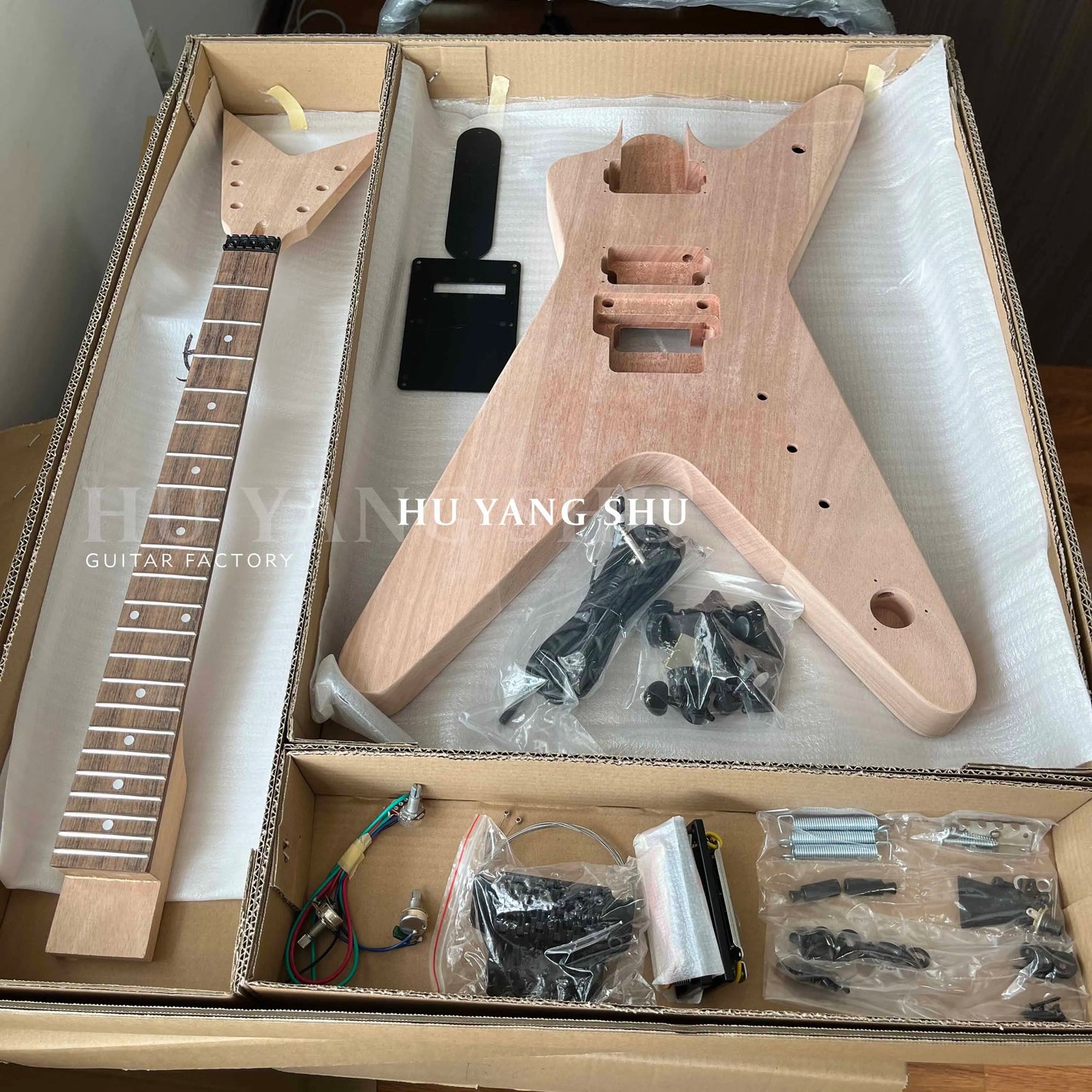 Kit Guitare Électrique DIY - Corps, Manche, Touche, Chevalet en Noyer sur Mesure - Fabriqué en Bois de Noyer - Livraison Gratuite