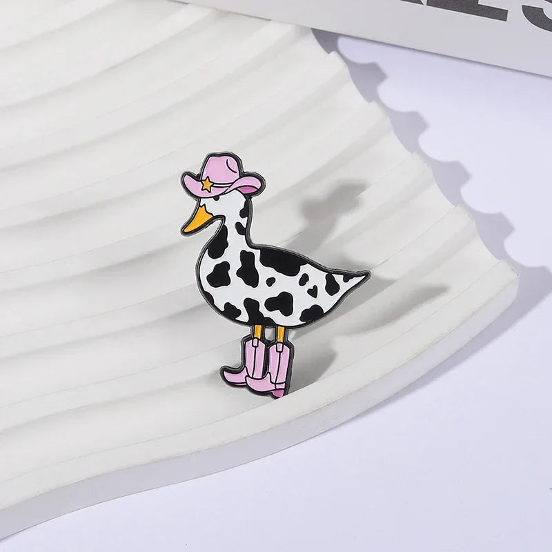 Broches Émaillées Originales Vache de Lait Mignonne Drôle et Canard, Broches Créatives de Canard Cow-boy Occidental, Badge de Revers pour Vêtements, Bijoux de Cosplay, Cadeaux pour Amis