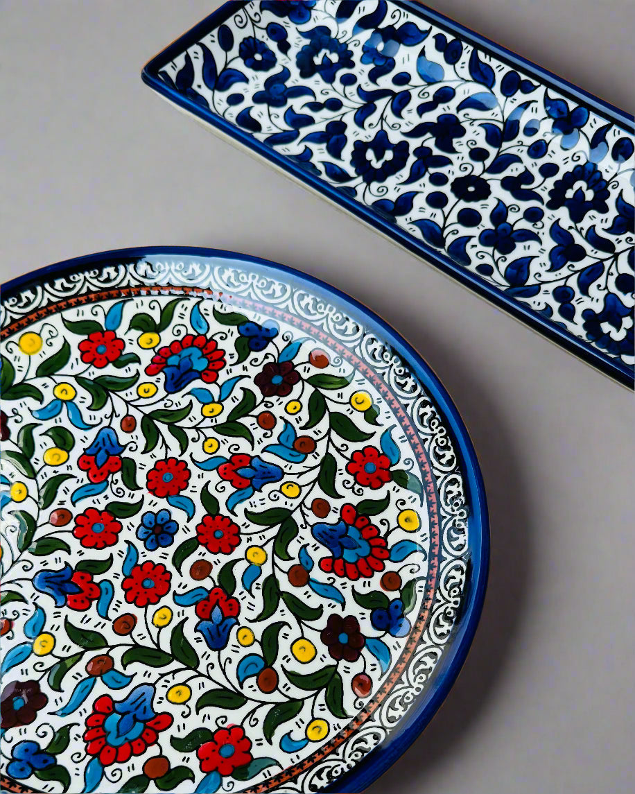 Plats de service | Ronds et rectangulaires – Céramique palestinienne peinte à la main | Multicolore et Bleu marine