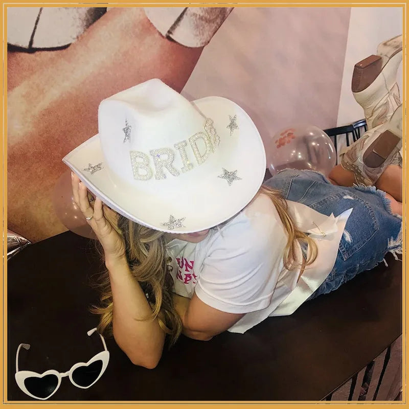 Chapeau de Cowboy blanc de mariée avec voile, perles et strass, chapeau de Cowgirl pour mariage, enterrement de vie de jeune fille, douche nuptiale, décoration, cadeau