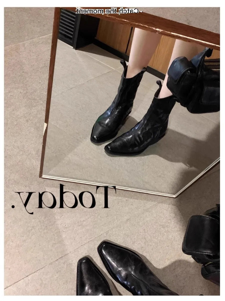 Designer Brand Cowhide Fashion Pointy V-cut Retro Cowboy Boots with Thick Western Ankle Boots for Women Hot Selling