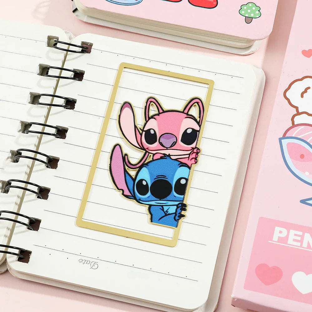 Stitch Love Artificial Leather Corner Bookmark for Friends, Family, Teachers, Teenagers, Kawaii Book Accessories, Creative Gifts
