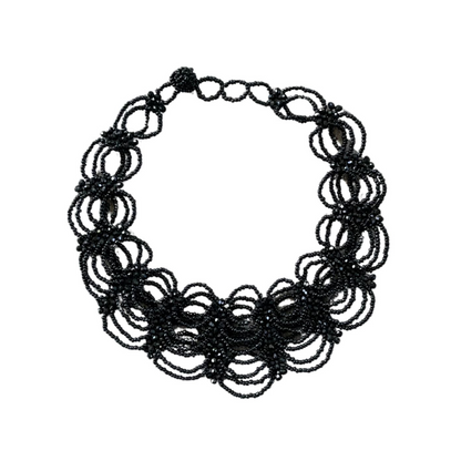 Collier à col festonné