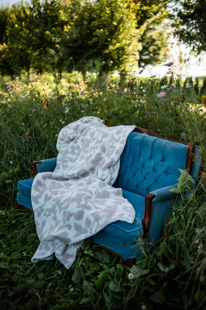 Blushing Beige & White Vintage Floral Print Extended Throw