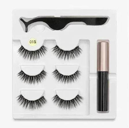 A Pair Of False Eyelashes With Magnets In Fashion