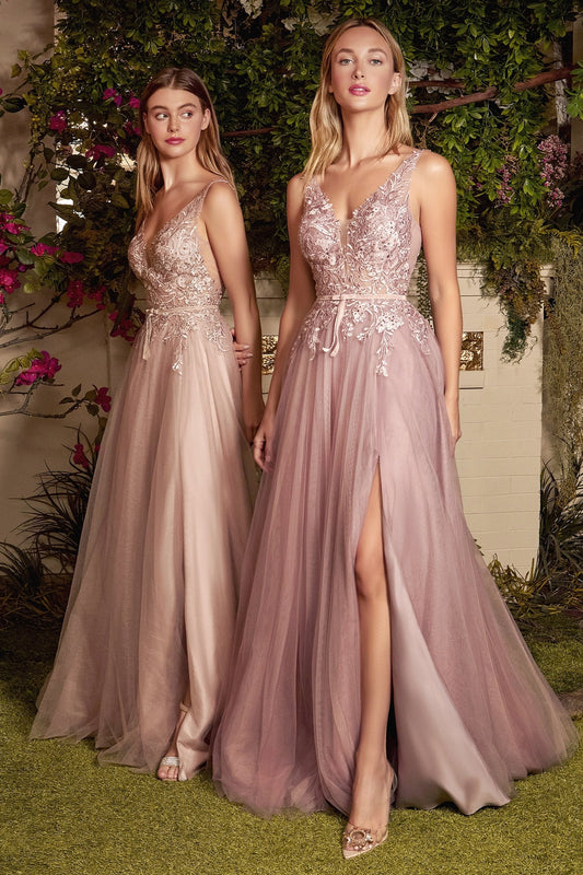 Robe longue en tulle et dentelle mauve Sade