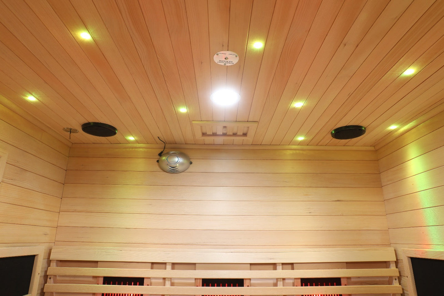 Blisspod | Venetian | Sauna infrarouge d'intérieur à spectre complet en pruche canadienne de première qualité et à très faible champ électromagnétique, 11 émetteurs et chromothérapie – 3 personnes