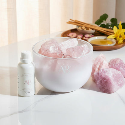 Coupe parfumée en cristal de quartz rose avec senteur Bois de Santal et Amour Nourrissant par Aromabotanical