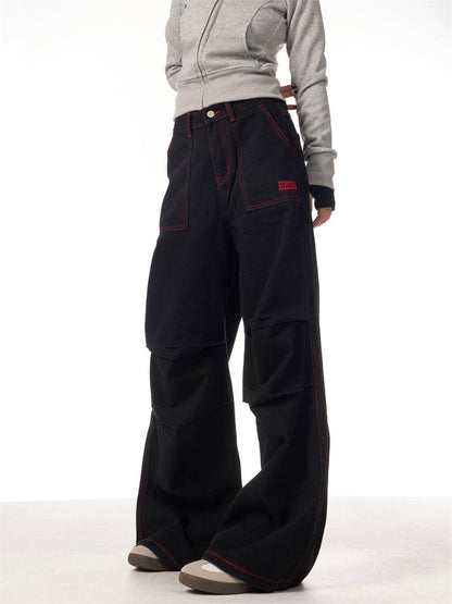 Contraste de couleurs noir et rouge pour des vêtements de travail avec pantalon à poches