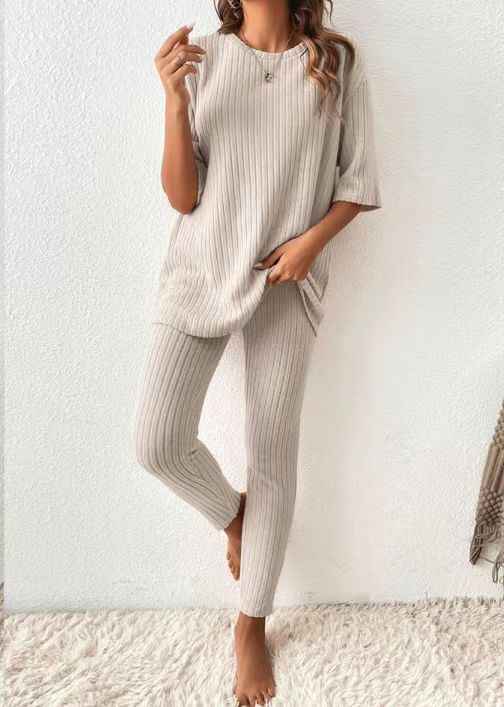Women’s 2-Piece Drop-Shoulder T-Shirt & Leggings Set – Casual Urban Outfit with 3/4 Sleeves