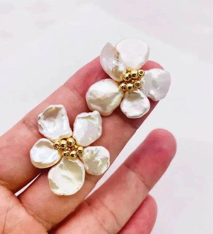 Boucles d'oreilles Baroque Perle Femme Européennes et Américaines Tempérament Personnalité Fleur Clous d'oreilles
