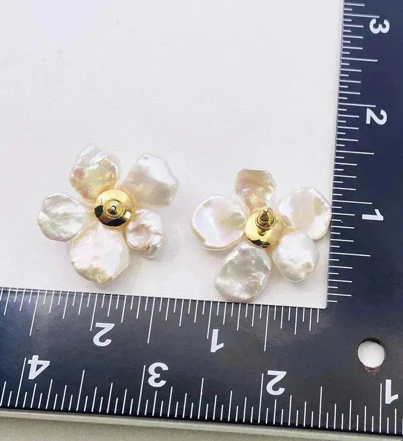 Boucles d'oreilles Baroque Perle Femme Européennes et Américaines Tempérament Personnalité Fleur Clous d'oreilles