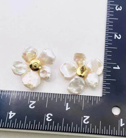 Boucles d'oreilles Baroque Perle Femme Européennes et Américaines Tempérament Personnalité Fleur Clous d'oreilles