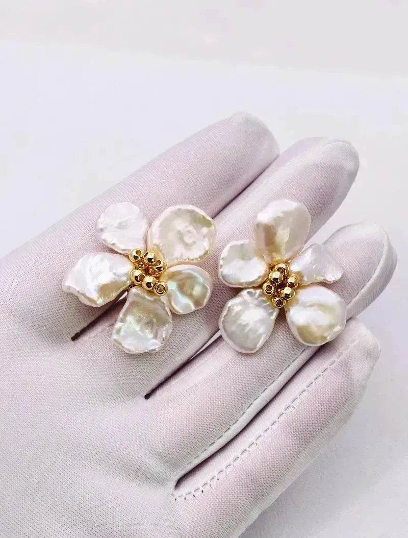 Boucles d'oreilles Baroque Perle Femme Européennes et Américaines Tempérament Personnalité Fleur Clous d'oreilles